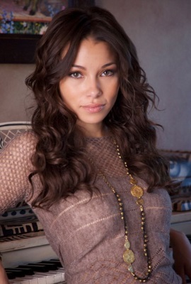 Jessica Parker Kennedy